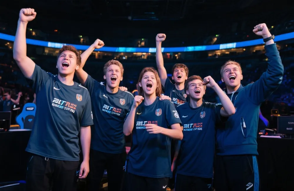 电竞观众欢呼现场图